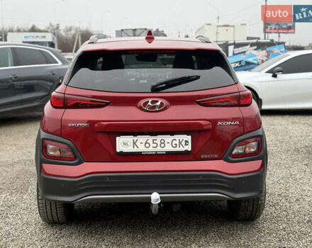 Красный Хендай Kona, объемом двигателя 0 л и пробегом 83 тыс. км за 17700 $, фото 1 на Automoto.ua