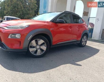 Красный Хендай Kona, объемом двигателя 0 л и пробегом 110 тыс. км за 17999 $, фото 6 на Automoto.ua