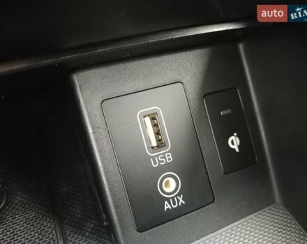 Червоний Хендай Kona, об'ємом двигуна 0 л та пробігом 156 тис. км за 16850 $, фото 57 на Automoto.ua