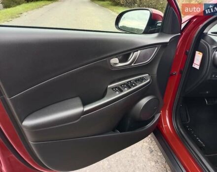 Червоний Хендай Kona, об'ємом двигуна 0 л та пробігом 156 тис. км за 16850 $, фото 12 на Automoto.ua