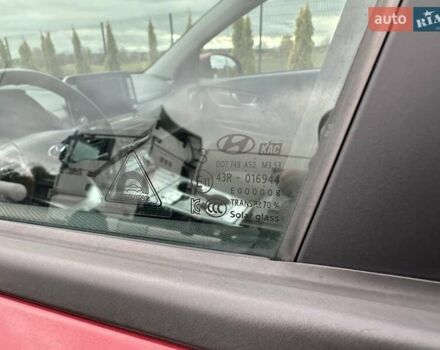 Красный Хендай Kona, объемом двигателя 0 л и пробегом 153 тыс. км за 16190 $, фото 22 на Automoto.ua