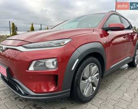 Красный Хендай Kona, объемом двигателя 0 л и пробегом 153 тыс. км за 16190 $, фото 2 на Automoto.ua