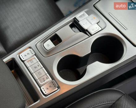 Красный Хендай Kona, объемом двигателя 0 л и пробегом 83 тыс. км за 17700 $, фото 19 на Automoto.ua