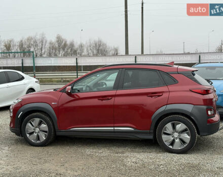 Красный Хендай Kona, объемом двигателя 0 л и пробегом 83 тыс. км за 17700 $, фото 2 на Automoto.ua