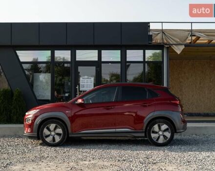 Красный Хендай Kona, объемом двигателя 0 л и пробегом 120 тыс. км за 16900 $, фото 3 на Automoto.ua