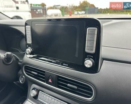 Красный Хендай Kona, объемом двигателя 0 л и пробегом 153 тыс. км за 16190 $, фото 32 на Automoto.ua