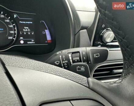 Красный Хендай Kona, объемом двигателя 0 л и пробегом 110 тыс. км за 16700 $, фото 28 на Automoto.ua