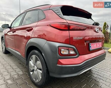 Красный Хендай Kona, объемом двигателя 0 л и пробегом 110 тыс. км за 16700 $, фото 3 на Automoto.ua