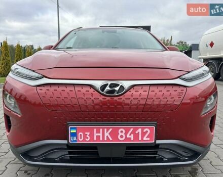 Красный Хендай Kona, объемом двигателя 0 л и пробегом 153 тыс. км за 16190 $, фото 1 на Automoto.ua