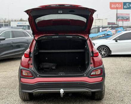 Красный Хендай Kona, объемом двигателя 0 л и пробегом 83 тыс. км за 17700 $, фото 15 на Automoto.ua