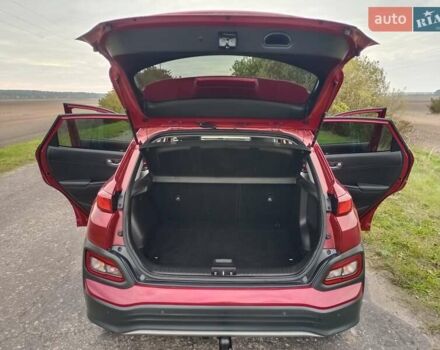 Червоний Хендай Kona, об'ємом двигуна 0 л та пробігом 156 тис. км за 16850 $, фото 28 на Automoto.ua