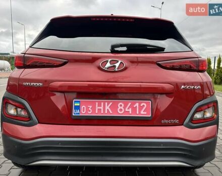 Красный Хендай Kona, объемом двигателя 0 л и пробегом 110 тыс. км за 16700 $, фото 4 на Automoto.ua