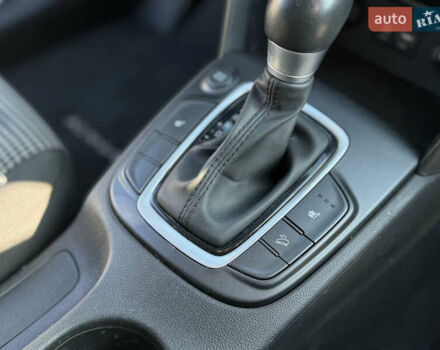 Красный Хендай Kona, объемом двигателя 2 л и пробегом 105 тыс. км за 14900 $, фото 15 на Automoto.ua