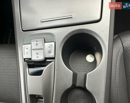 Красный Хендай Kona, объемом двигателя 0 л и пробегом 153 тыс. км за 16190 $, фото 30 на Automoto.ua