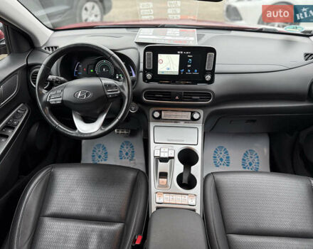 Красный Хендай Kona, объемом двигателя 0 л и пробегом 83 тыс. км за 17700 $, фото 8 на Automoto.ua