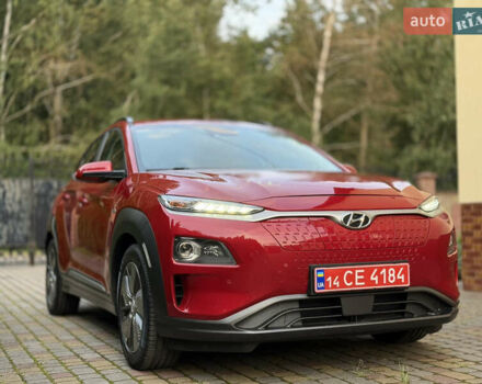 Красный Хендай Kona, объемом двигателя 0 л и пробегом 120 тыс. км за 16250 $, фото 2 на Automoto.ua