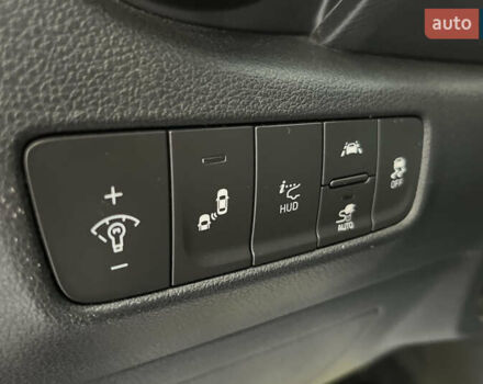 Червоний Хендай Kona, об'ємом двигуна 0 л та пробігом 103 тис. км за 18000 $, фото 16 на Automoto.ua