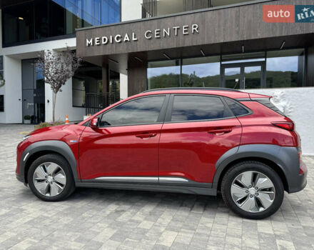 Красный Хендай Kona, объемом двигателя 0 л и пробегом 93 тыс. км за 18200 $, фото 3 на Automoto.ua