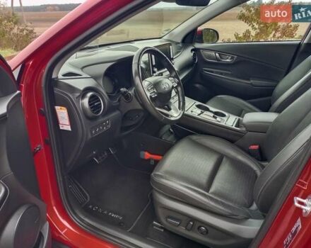 Червоний Хендай Kona, об'ємом двигуна 0 л та пробігом 156 тис. км за 16850 $, фото 13 на Automoto.ua