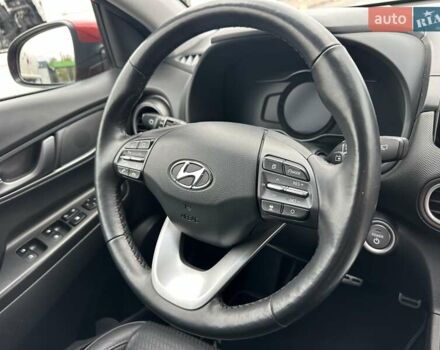 Красный Хендай Kona, объемом двигателя 0 л и пробегом 153 тыс. км за 16190 $, фото 31 на Automoto.ua