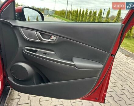 Красный Хендай Kona, объемом двигателя 0 л и пробегом 110 тыс. км за 16700 $, фото 14 на Automoto.ua