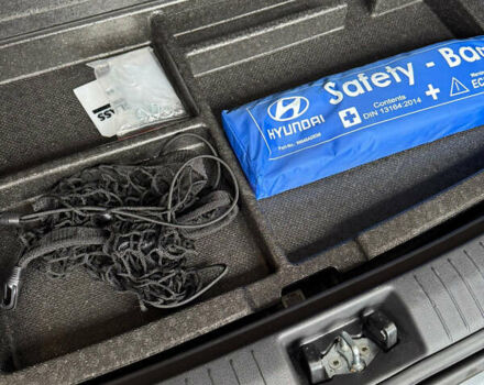 Красный Хендай Kona, объемом двигателя 0 л и пробегом 90 тыс. км за 14000 $, фото 12 на Automoto.ua