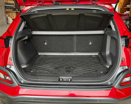 Красный Хендай Kona, объемом двигателя 0 л и пробегом 90 тыс. км за 14000 $, фото 7 на Automoto.ua