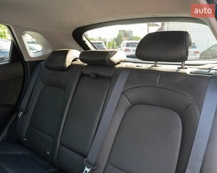 Красный Хендай Kona, объемом двигателя 0 л и пробегом 120 тыс. км за 16900 $, фото 32 на Automoto.ua