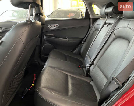 Червоний Хендай Kona, об'ємом двигуна 0 л та пробігом 103 тис. км за 18000 $, фото 13 на Automoto.ua