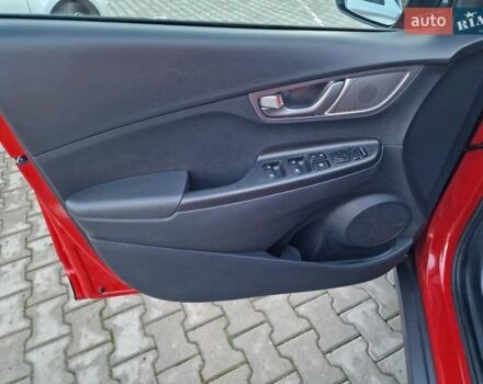 Красный Хендай Kona, объемом двигателя 0 л и пробегом 104 тыс. км за 17800 $, фото 22 на Automoto.ua