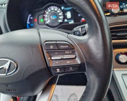 Красный Хендай Kona, объемом двигателя 0 л и пробегом 101 тыс. км за 16200 $, фото 29 на Automoto.ua