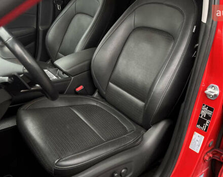 Красный Хендай Kona, объемом двигателя 0 л и пробегом 70 тыс. км за 19917 $, фото 9 на Automoto.ua