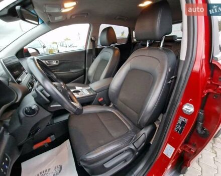 Красный Хендай Kona, объемом двигателя 0 л и пробегом 101 тыс. км за 16200 $, фото 16 на Automoto.ua