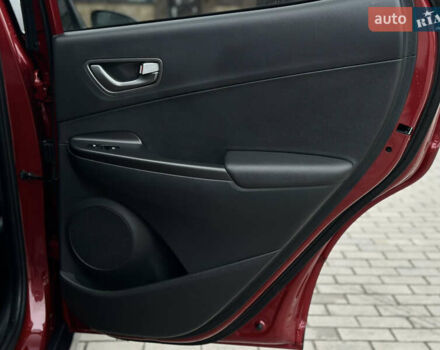 Красный Хендай Kona, объемом двигателя 0 л и пробегом 135 тыс. км за 17990 $, фото 39 на Automoto.ua