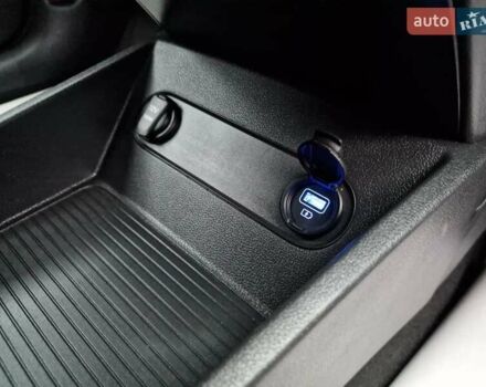 Червоний Хендай Kona, об'ємом двигуна 0 л та пробігом 79 тис. км за 16200 $, фото 38 на Automoto.ua