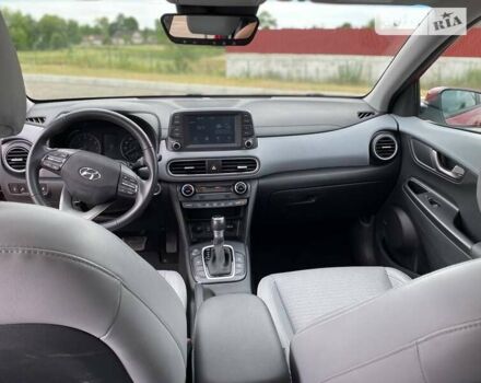 Красный Хендай Kona, объемом двигателя 1.59 л и пробегом 62 тыс. км за 17800 $, фото 9 на Automoto.ua