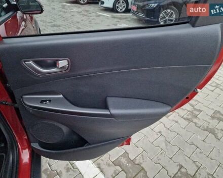 Красный Хендай Kona, объемом двигателя 0 л и пробегом 101 тыс. км за 16200 $, фото 43 на Automoto.ua