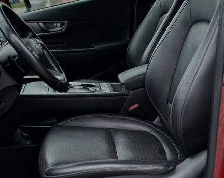 Красный Хендай Kona, объемом двигателя 0 л и пробегом 135 тыс. км за 17990 $, фото 32 на Automoto.ua