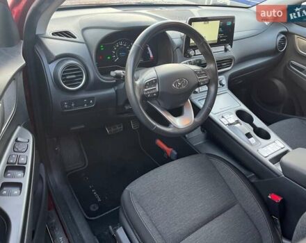 Червоний Хендай Kona, об'ємом двигуна 0 л та пробігом 57 тис. км за 16999 $, фото 17 на Automoto.ua