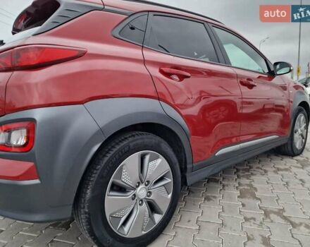 Красный Хендай Kona, объемом двигателя 0 л и пробегом 101 тыс. км за 16200 $, фото 11 на Automoto.ua