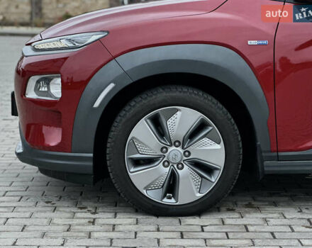 Красный Хендай Kona, объемом двигателя 0 л и пробегом 135 тыс. км за 17990 $, фото 25 на Automoto.ua
