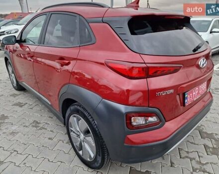 Красный Хендай Kona, объемом двигателя 0 л и пробегом 101 тыс. км за 16200 $, фото 7 на Automoto.ua