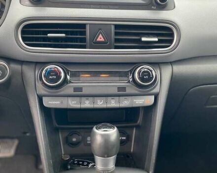 Красный Хендай Kona, объемом двигателя 1.59 л и пробегом 62 тыс. км за 17800 $, фото 12 на Automoto.ua