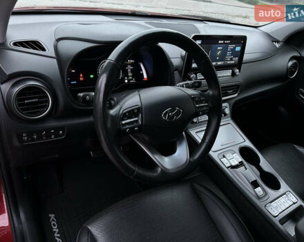 Красный Хендай Kona, объемом двигателя 0 л и пробегом 135 тыс. км за 17990 $, фото 35 на Automoto.ua