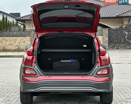 Красный Хендай Kona, объемом двигателя 0 л и пробегом 135 тыс. км за 17990 $, фото 20 на Automoto.ua