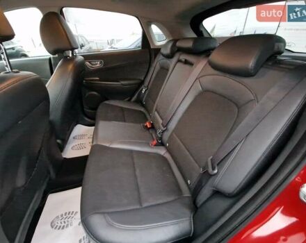 Красный Хендай Kona, объемом двигателя 0 л и пробегом 101 тыс. км за 16200 $, фото 20 на Automoto.ua