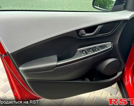 Червоний Хендай Kona, об'ємом двигуна 2 л та пробігом 75 тис. км за 17300 $, фото 5 на Automoto.ua