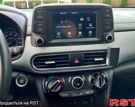 Червоний Хендай Kona, об'ємом двигуна 2 л та пробігом 75 тис. км за 17300 $, фото 7 на Automoto.ua