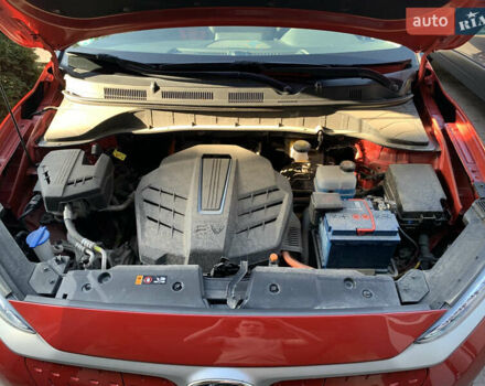 Красный Хендай Kona, объемом двигателя 0 л и пробегом 73 тыс. км за 17000 $, фото 6 на Automoto.ua