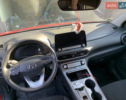 Красный Хендай Kona, объемом двигателя 0 л и пробегом 73 тыс. км за 17000 $, фото 9 на Automoto.ua